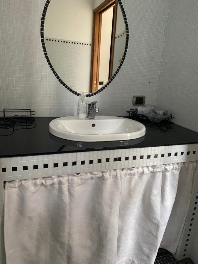 Tito'S Apartment Кунео Екстериор снимка