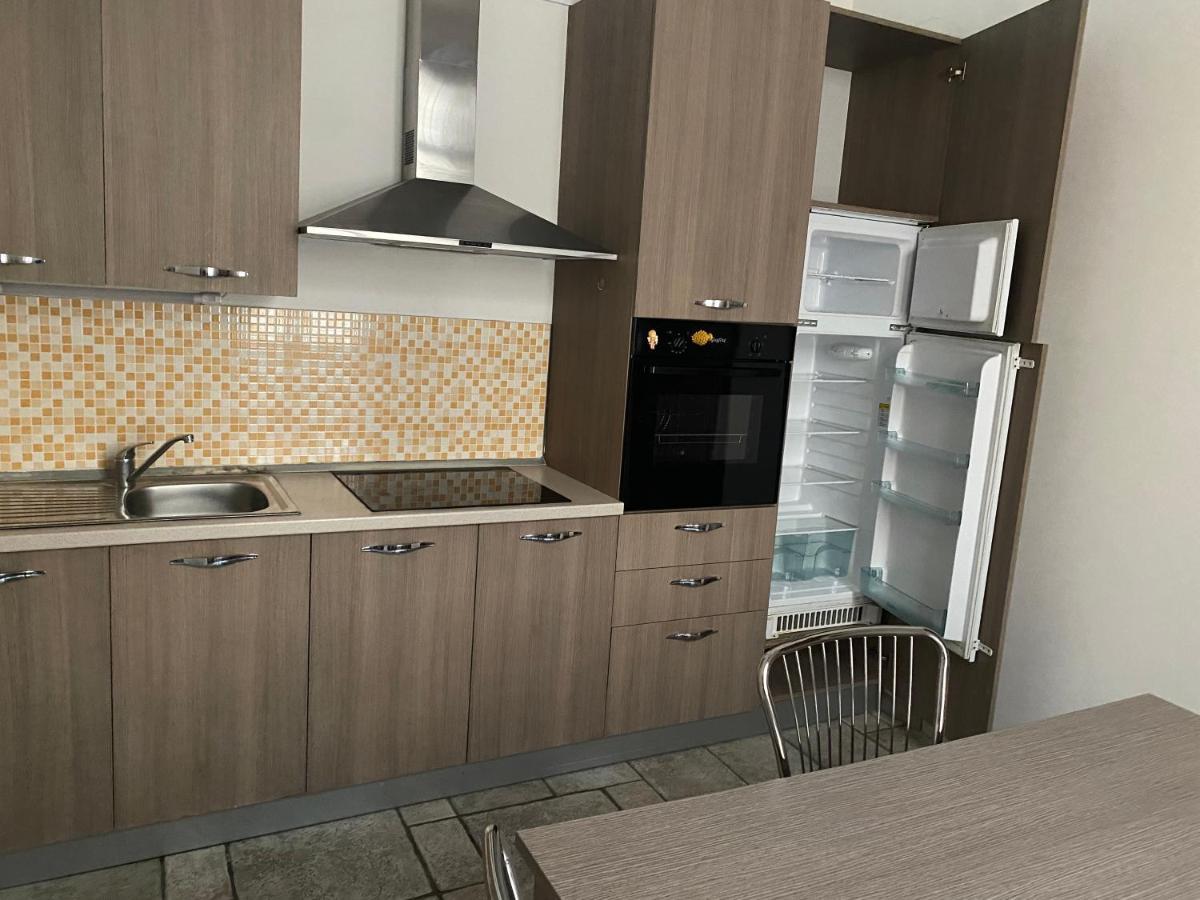 Tito'S Apartment Кунео Екстериор снимка